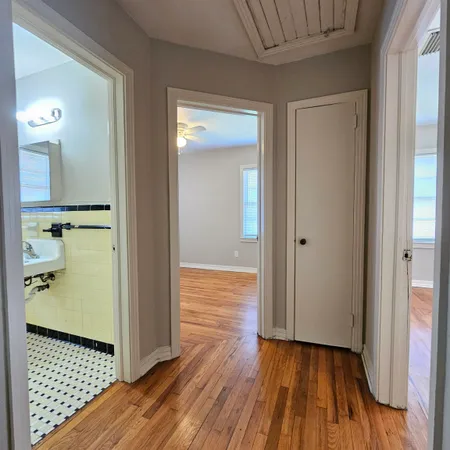 $995 | 124 South Franklin Boulevard, Tallahassee, FL 32301