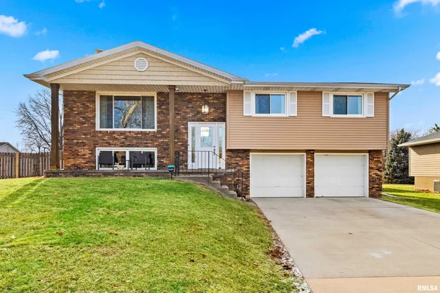 $244,900 | 113 Regal Lane, East Peoria, IL 61611