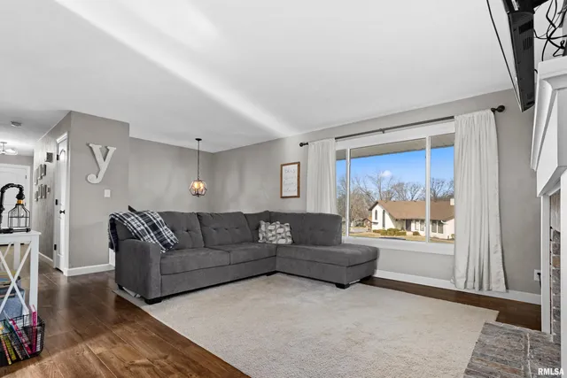 $244,900 | 113 Regal Lane, East Peoria, IL 61611