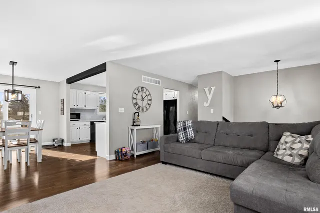 $244,900 | 113 Regal Lane, East Peoria, IL 61611