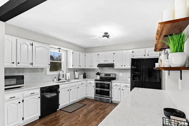 $244,900 | 113 Regal Lane, East Peoria, IL 61611