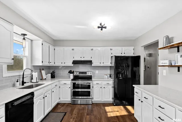 $244,900 | 113 Regal Lane, East Peoria, IL 61611