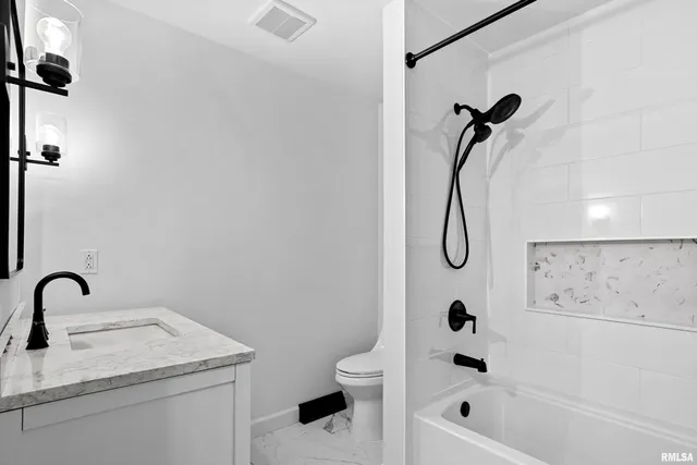 $244,900 | 113 Regal Lane, East Peoria, IL 61611