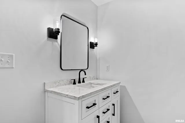 $244,900 | 113 Regal Lane, East Peoria, IL 61611