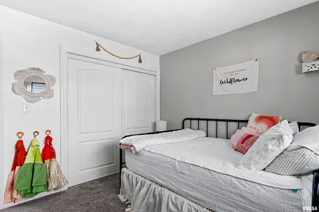 $244,900 | 113 Regal Lane, East Peoria, IL 61611