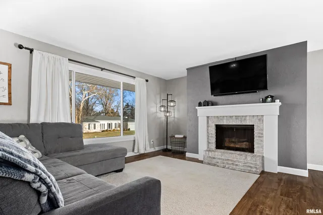 $244,900 | 113 Regal Lane, East Peoria, IL 61611