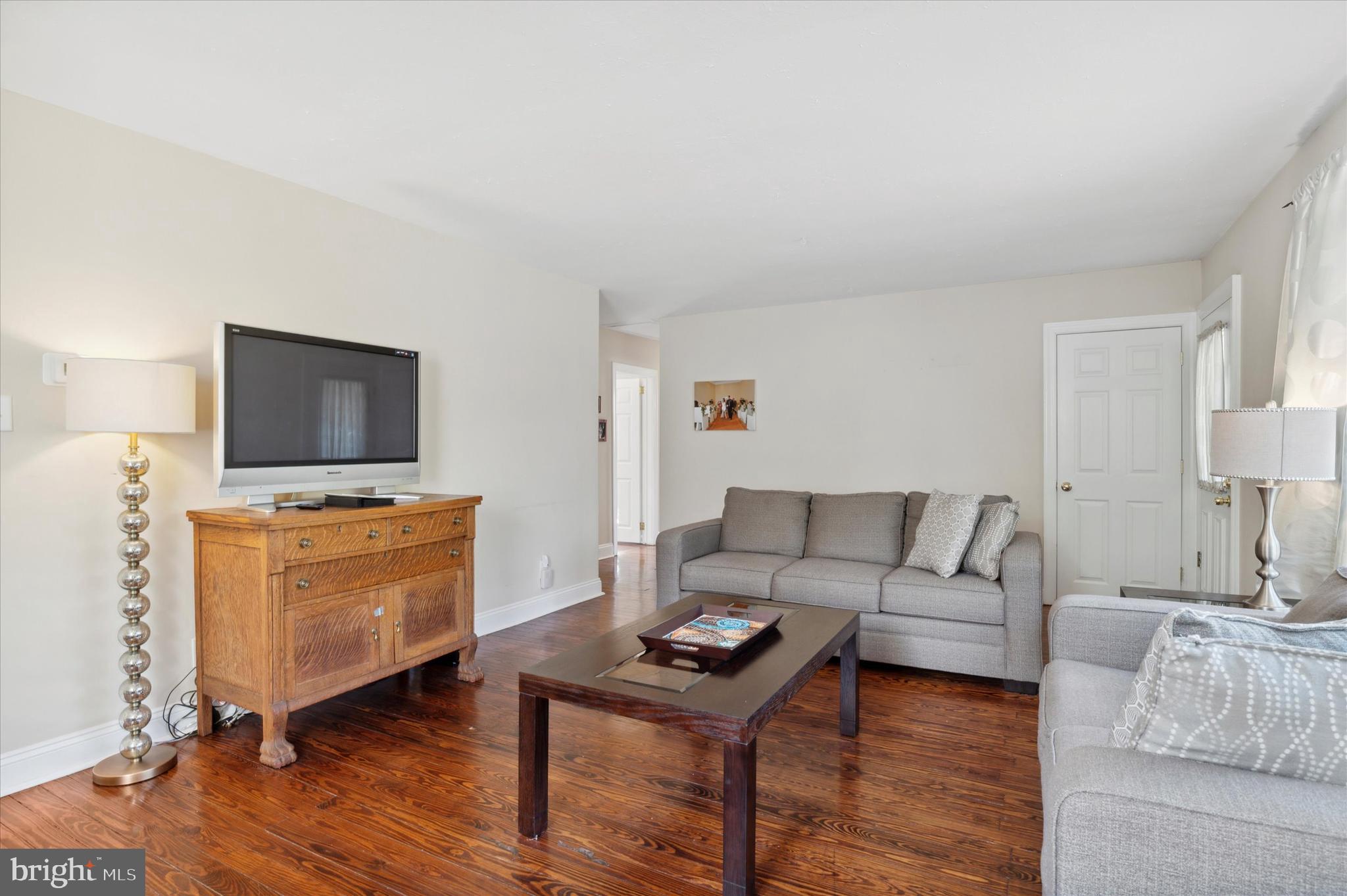 516 Sugartown Road Malvern, PA 19355 - Photo 5 of 16