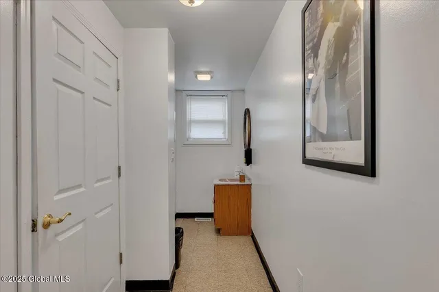 $500,000 | 8905 Ny Highway, Averill Park, NY 12018