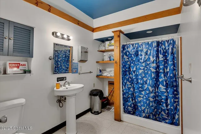 $500,000 | 8905 Ny Highway, Averill Park, NY 12018