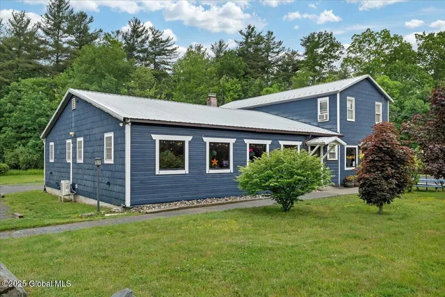 $500,000 | 8905 Ny Highway, Averill Park, NY 12018