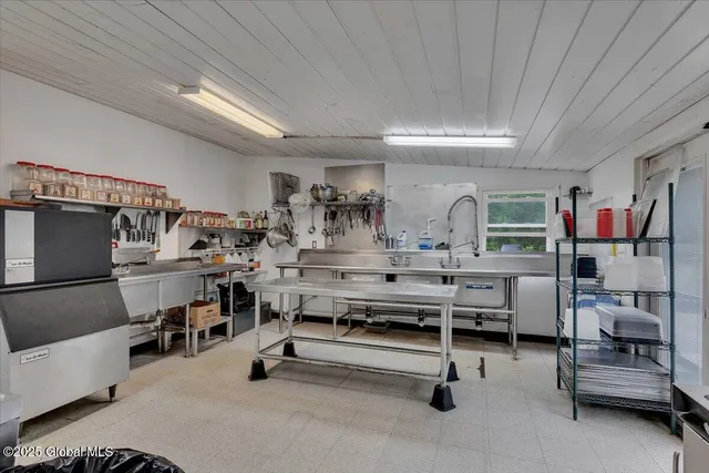 $500,000 | 8905 Ny Highway, Averill Park, NY 12018