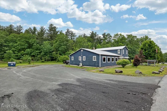 $500,000 | 8905 Ny Highway, Averill Park, NY 12018
