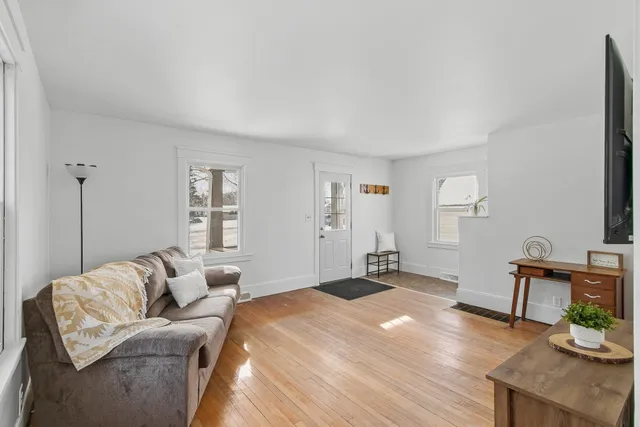 $184,900 | 1317 Clark Street, Janesville, WI 53545