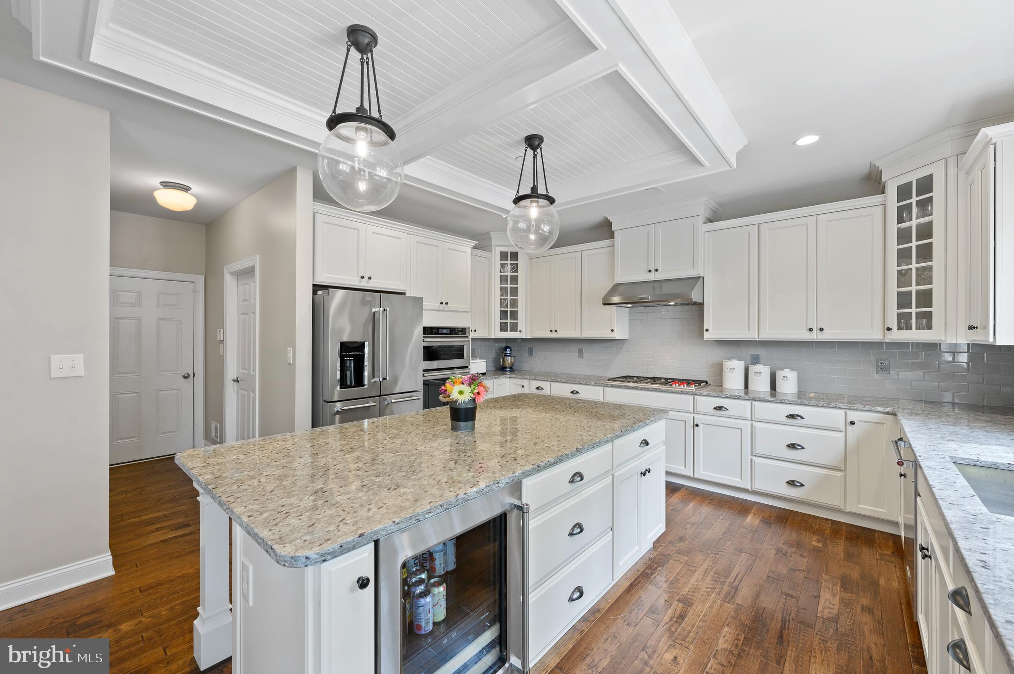 3910 Lewis Run Road Newtown Square, PA 19073 - Photo 13 of 36 Kitchen island with additional refridgerator