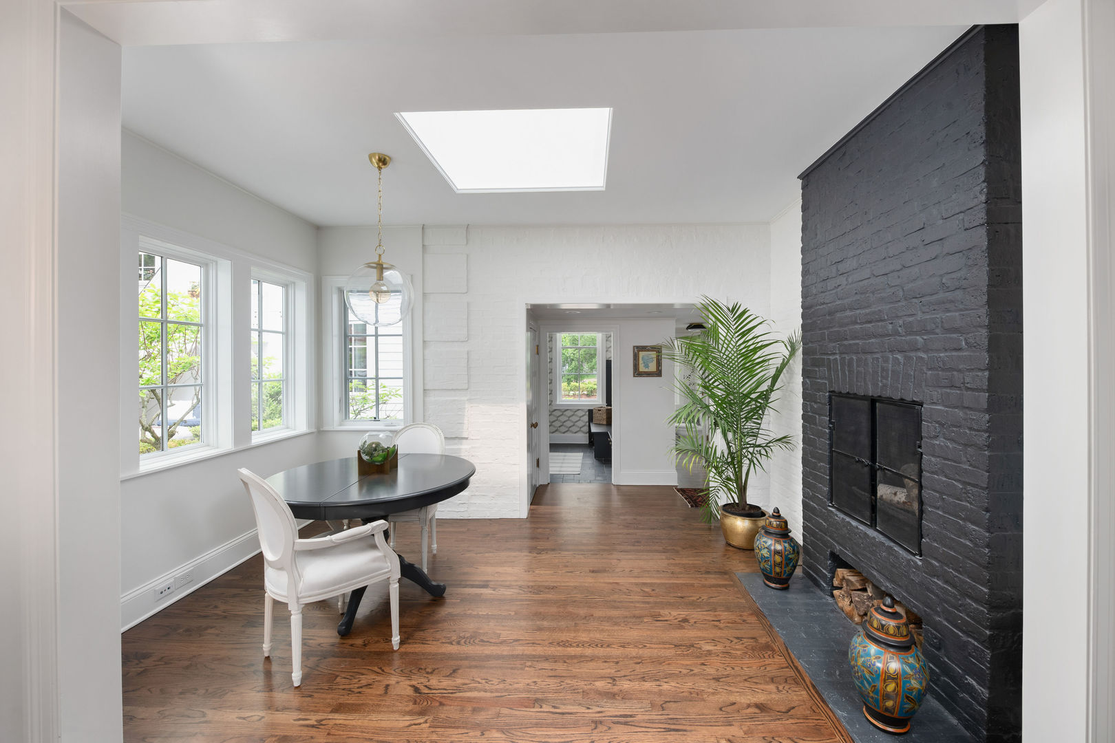 310 Maple Row Northfield, IL 60093 - Photo 12 of 39 Gallery Image 12