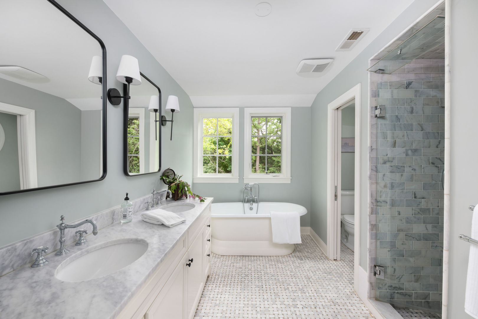 310 Maple Row Northfield, IL 60093 - Photo 20 of 39 Gallery Image 20