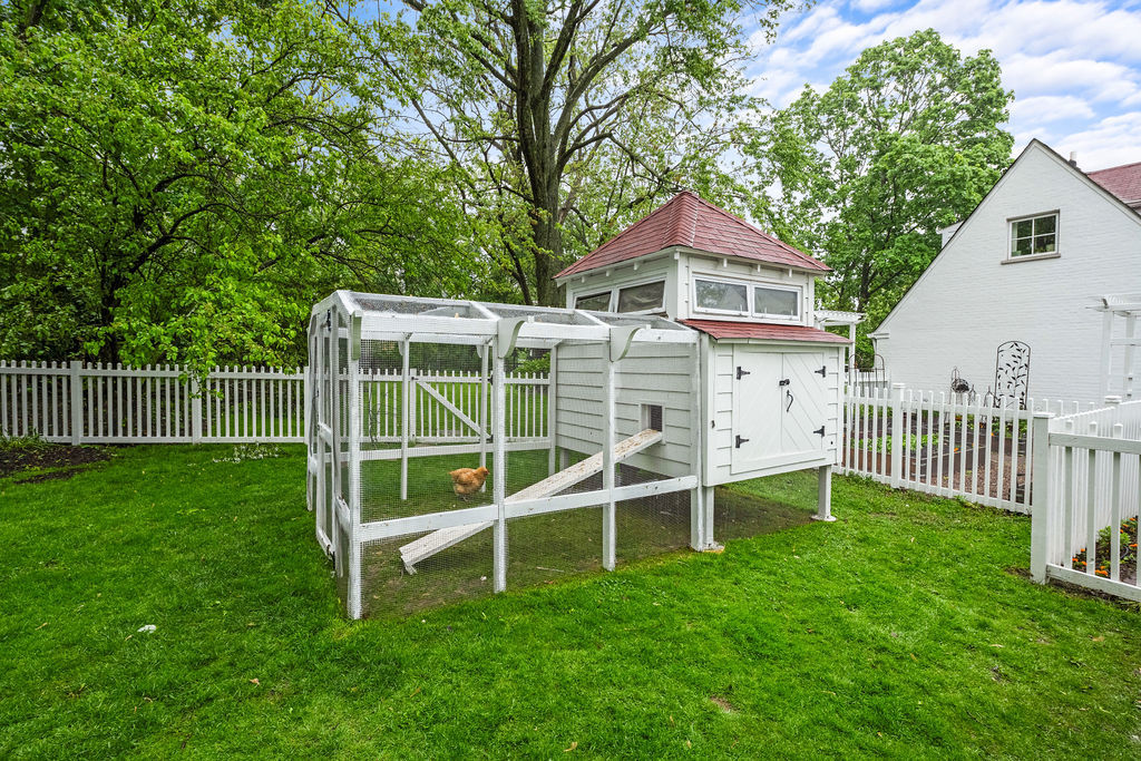 310 Maple Row Northfield, IL 60093 - Photo 39 of 39 Gallery Image 39