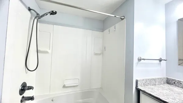 $2,200 | 1 Cinnamon Spring, Unit 1, South Windsor, CT 06074