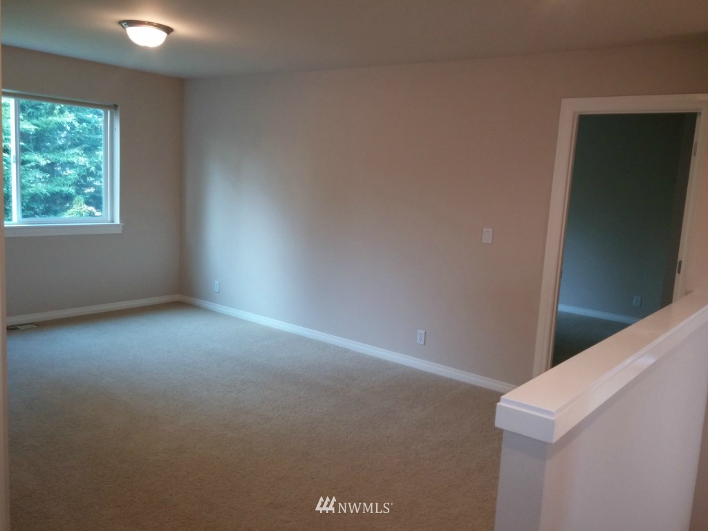 5301 Northeast 2nd Court Renton, WA 98059 - Photo 14 of 22 Gallery Image 14