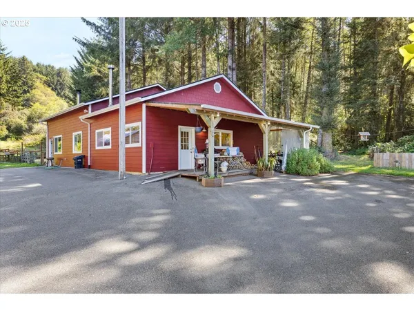$799,999 | 14339 Highway 101, Brookings, OR 97415