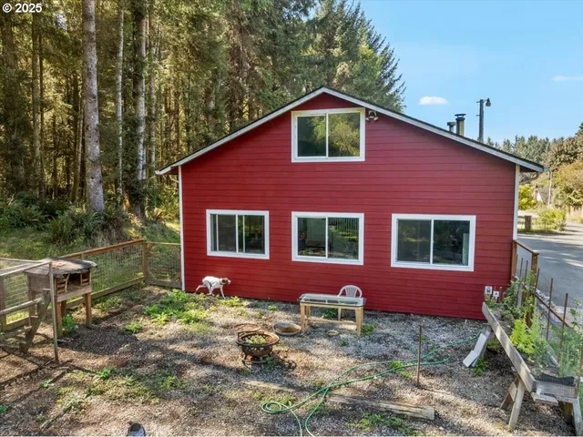 $819,753 | 14339 Highway 101, Brookings, OR 97415