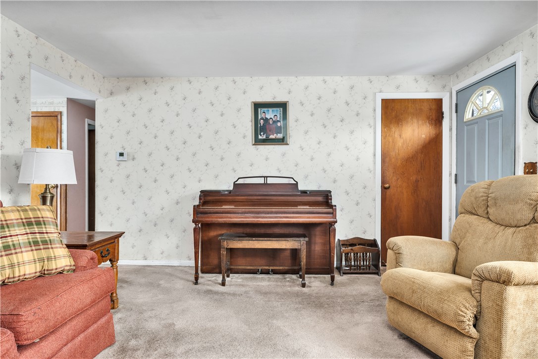 22 Hagerstown Road Warwick, RI 02886 - Photo 12 of 23