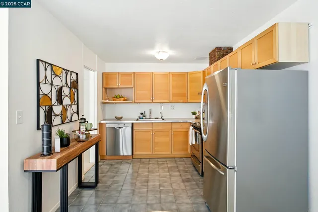 $358,000 | 193 Montecito Avenue, Unit 303, Oakland, CA 94610
