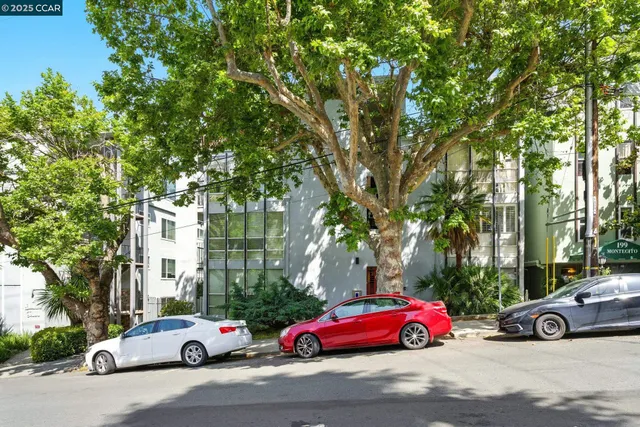 $358,000 | 193 Montecito Avenue, Unit 303, Oakland, CA 94610