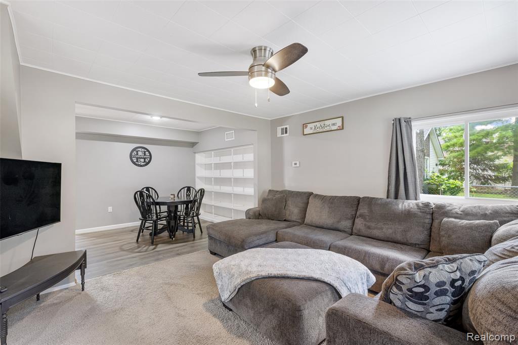 3225 Donley Avenue Rochester Hills, MI 48309 - Photo 8 of 44