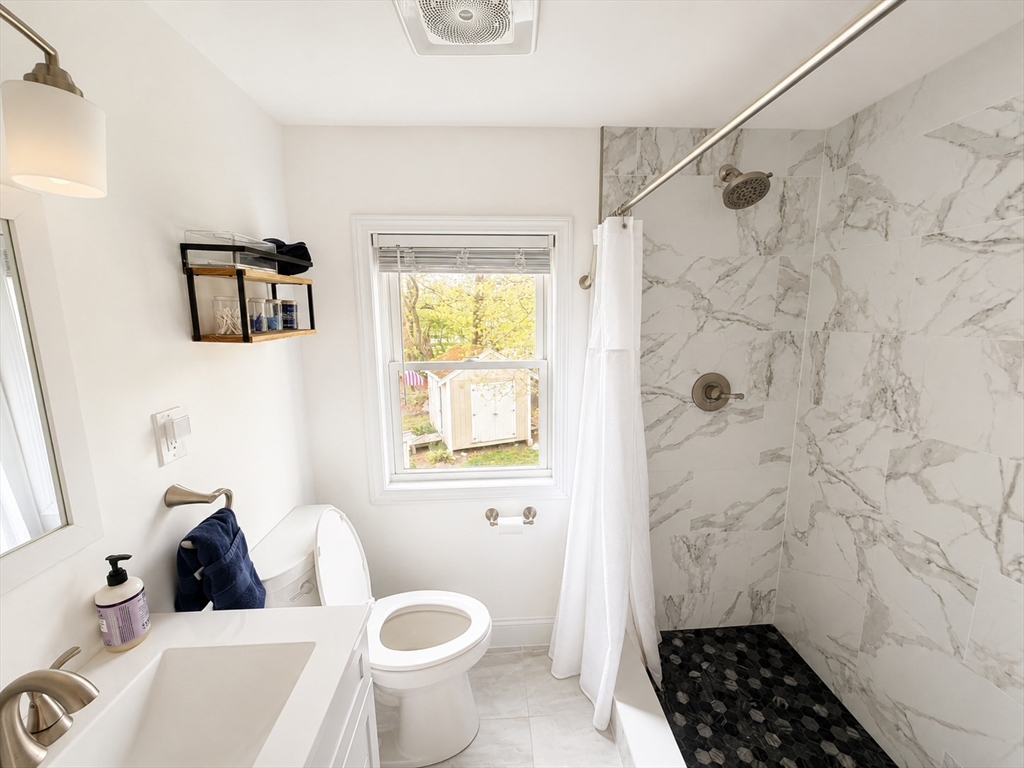 23 Acorn Street Scituate, MA 02066 - Photo 4 of 31