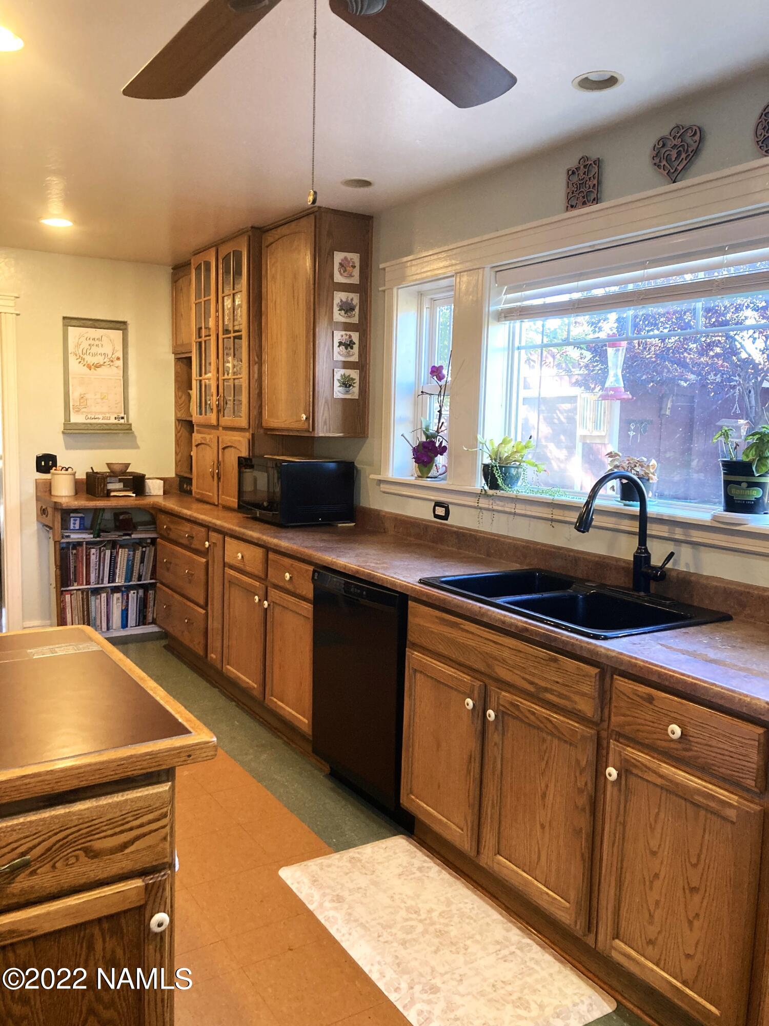 9682 Pioneer Valley Road Flagstaff, AZ 86004 - Photo 16 of 43 kitchen2