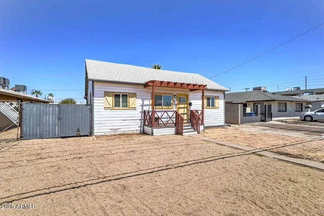 a house view with a outdoor space
