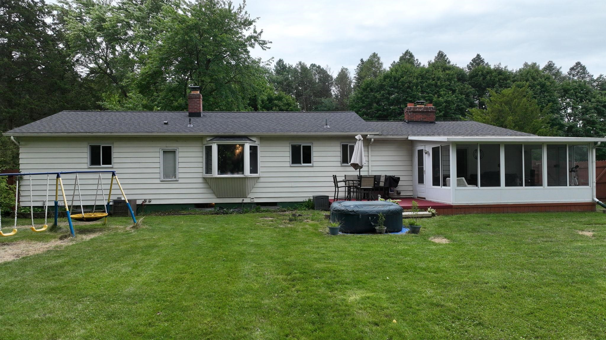 9096 Carpenter Road Flushing, MI 48433 - Photo 32 of 35 50146723-3cbdd409-fbba-45ed-9328-b90ceee90f38.JPG