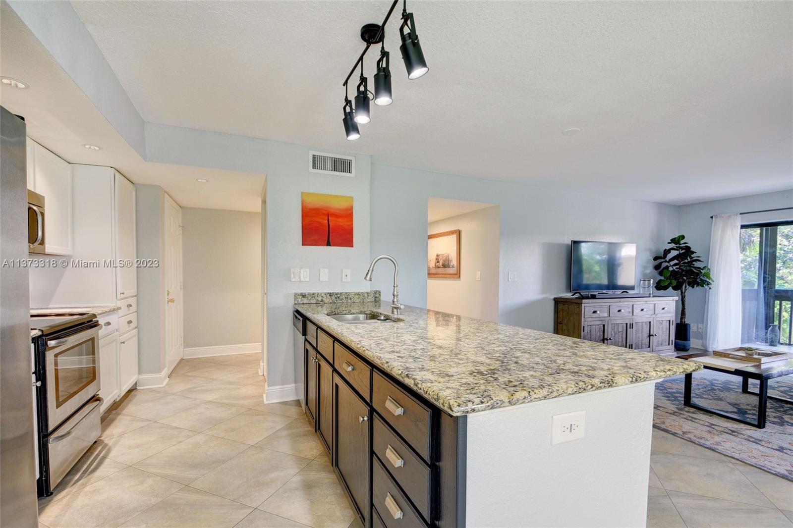 4275 Wood Ride Road, Unit E Boynton Beach, FL 33436 - Photo 5 of 28 Gallery Image 5