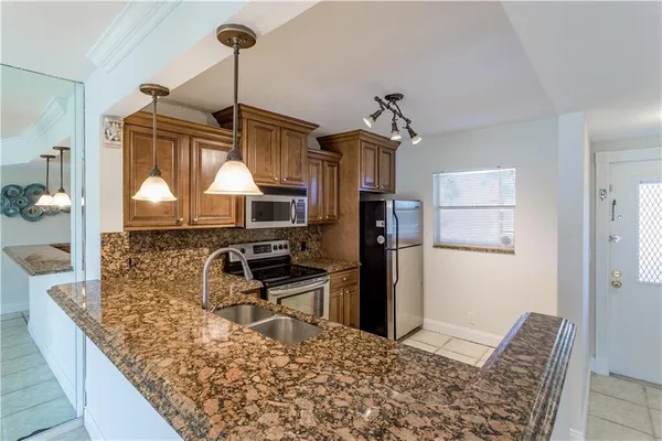 $1,725 | 2800 Fiore Way, Unit 2060, Delray Beach, FL 33445