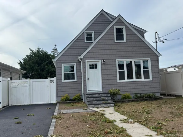 $750,000 | 3154 Roxbury Road, Oceanside, NY 11572