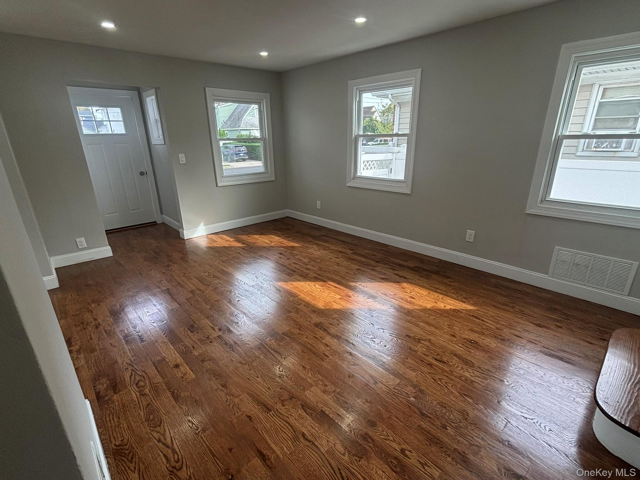 3154 Roxbury Road Oceanside, NY 11572 - Photo 4 of 20