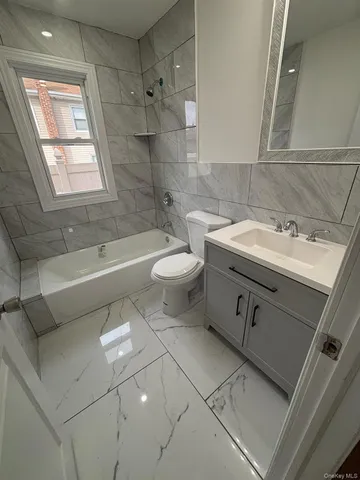 $769,000 | 3154 Roxbury Road, Oceanside, NY 11572