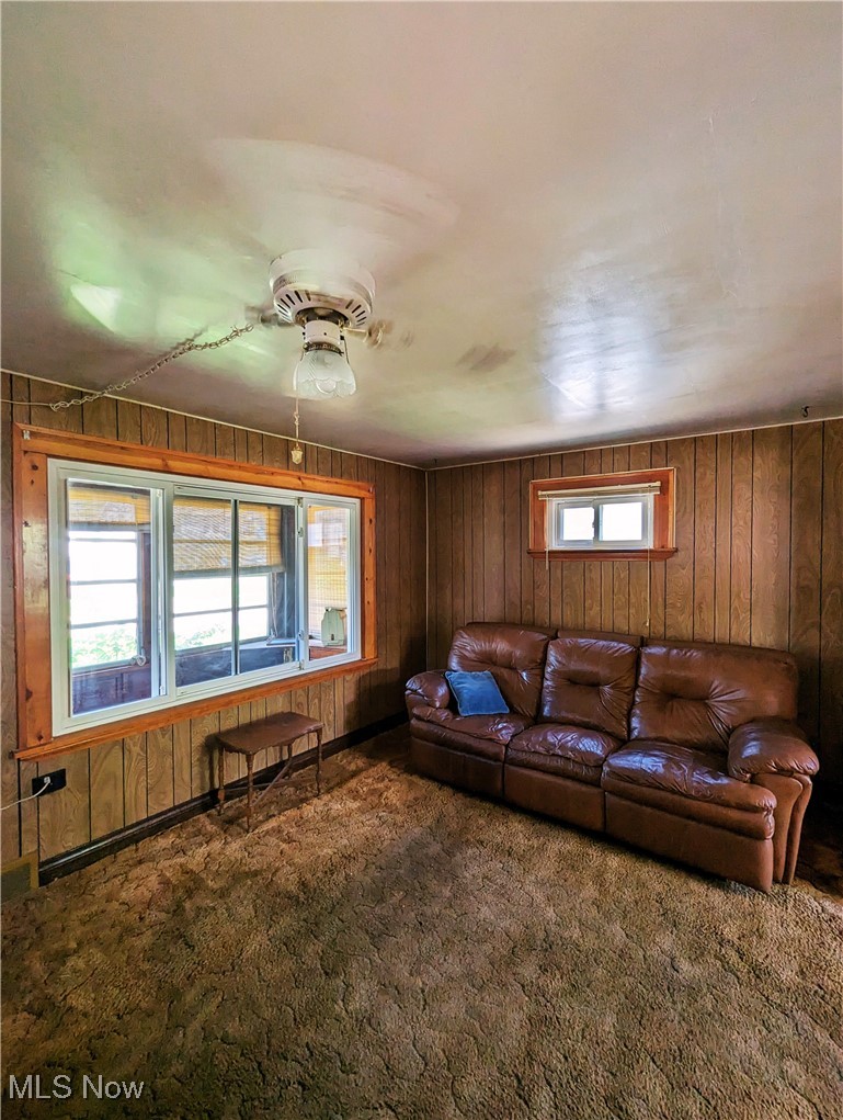 4745 Blythin Road Cleveland, OH 44125 - Photo 12 of 30 Living room