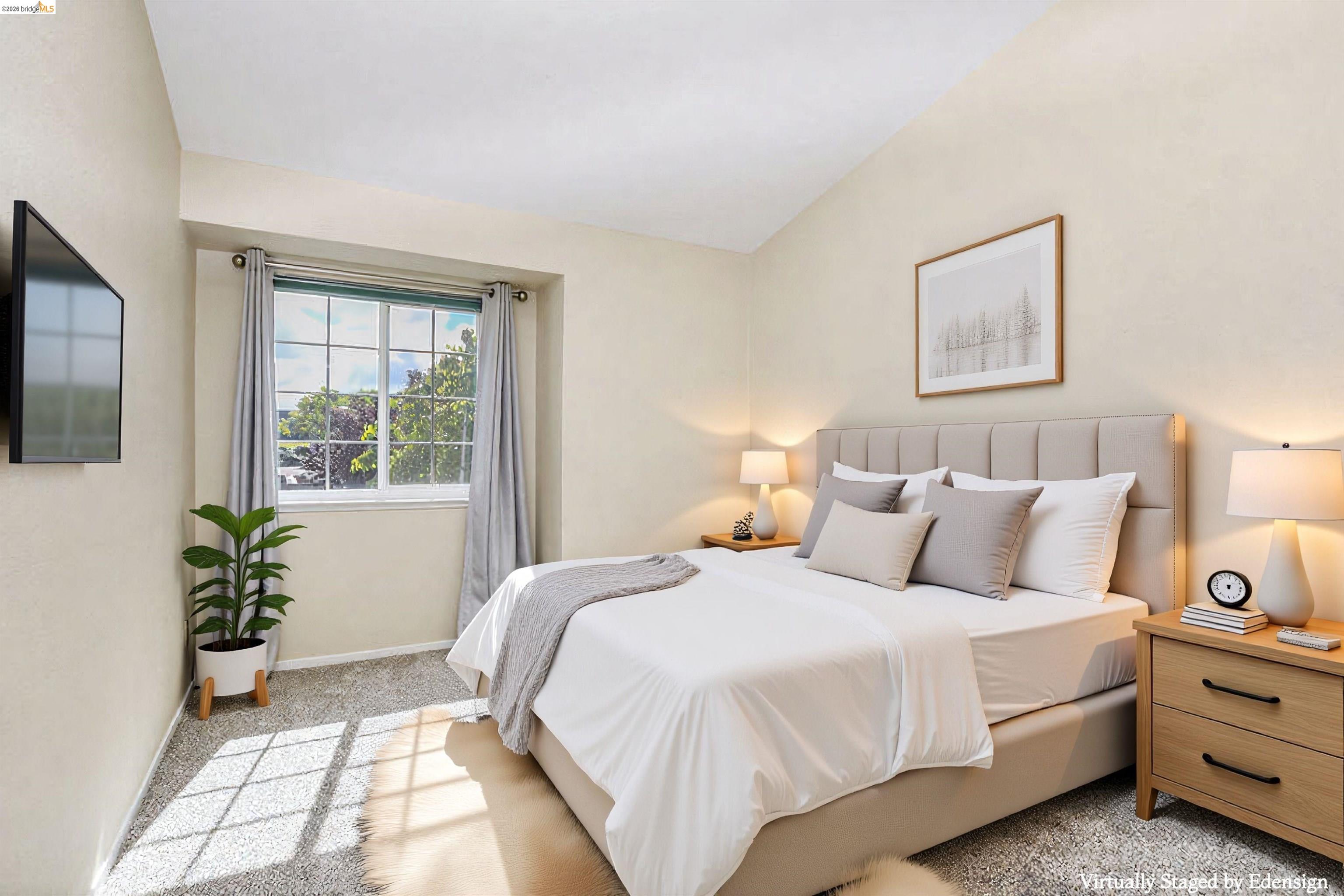 184 Pelican Loop Pittsburg, CA 94565 - Photo 23 of 56 a bedroom with a bed and a window