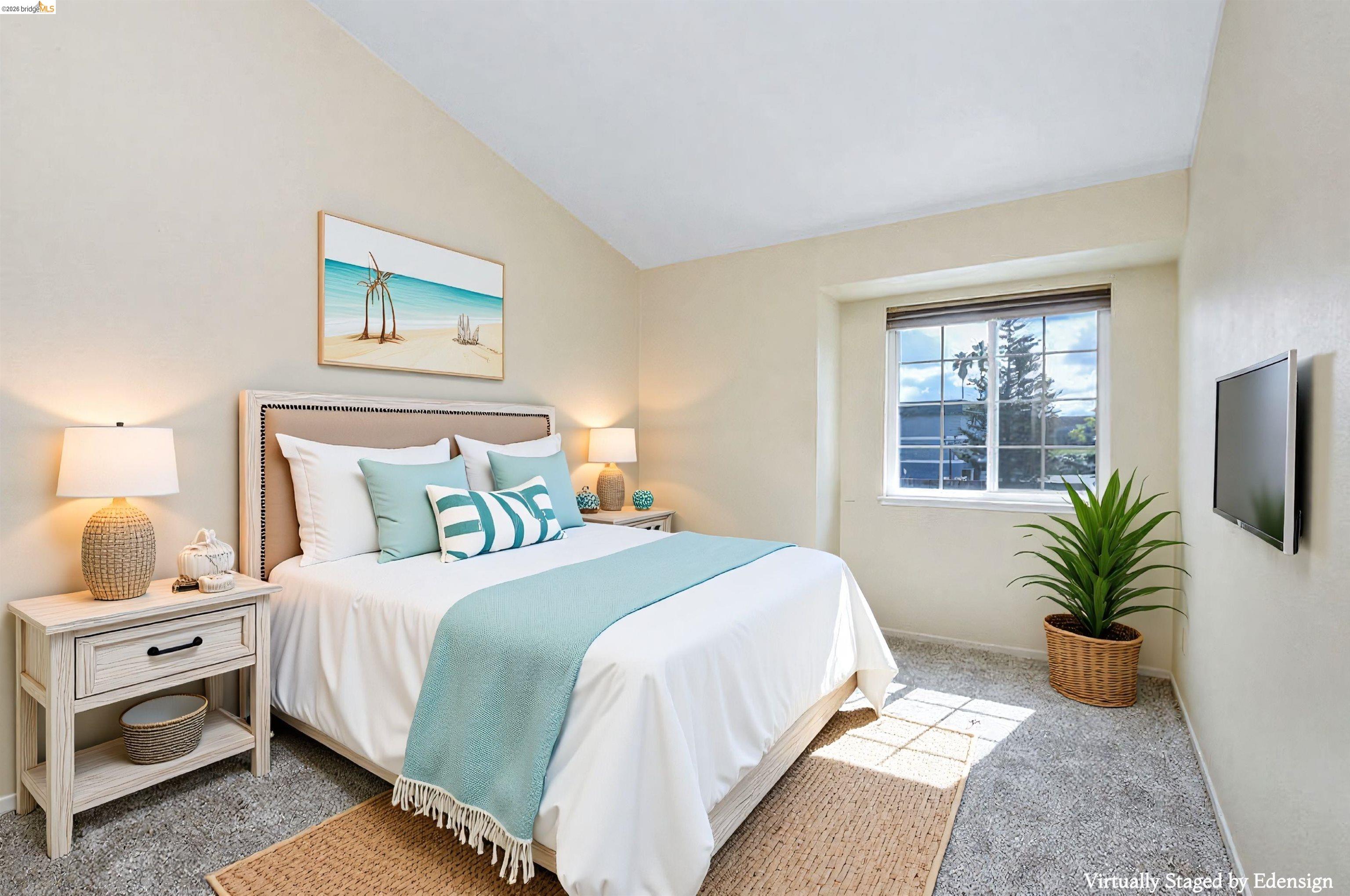 184 Pelican Loop Pittsburg, CA 94565 - Photo 27 of 56 a bedroom with a bed and a window