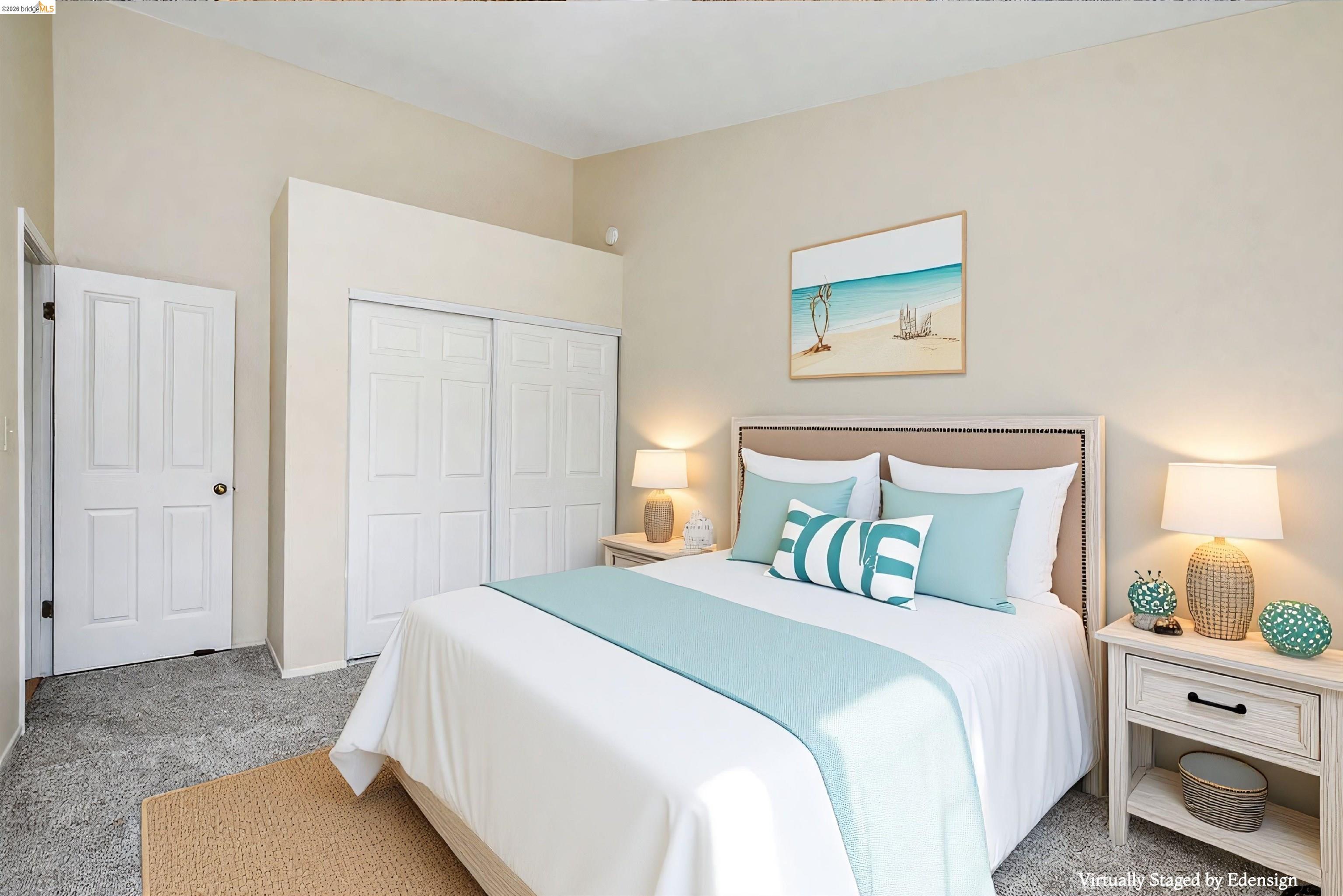 184 Pelican Loop Pittsburg, CA 94565 - Photo 29 of 56 a bedroom with a bed and a lamp