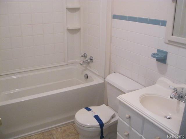 30370 Fort Road Rockwood, MI 48173 - Photo 8 of 10 8.JPG