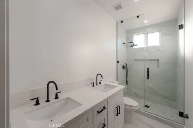 $4,500 | 14121 Emelita Street, Sherman Oaks, CA 91401