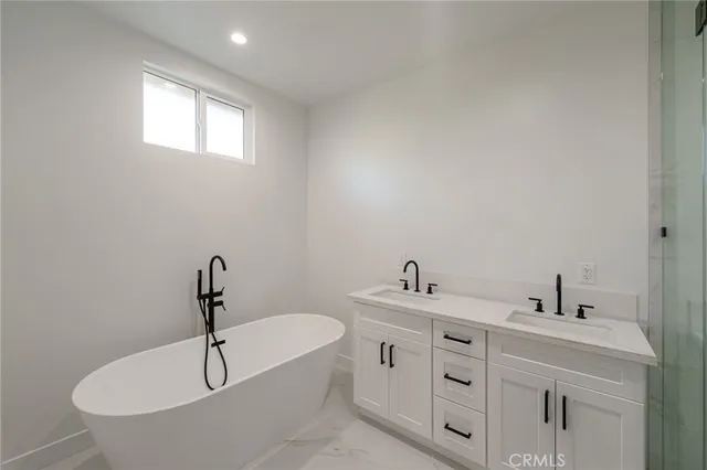 $4,500 | 14121 Emelita Street, Sherman Oaks, CA 91401