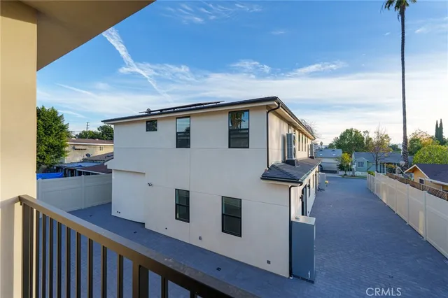 $4,500 | 14121 Emelita Street, Sherman Oaks, CA 91401