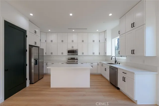 $4,500 | 14121 Emelita Street, Sherman Oaks, CA 91401