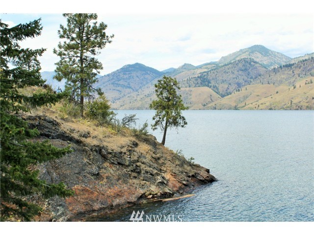18840 South Lakeshore Road Chelan, WA 98816 - Photo 3 of 15 Gallery Image 3