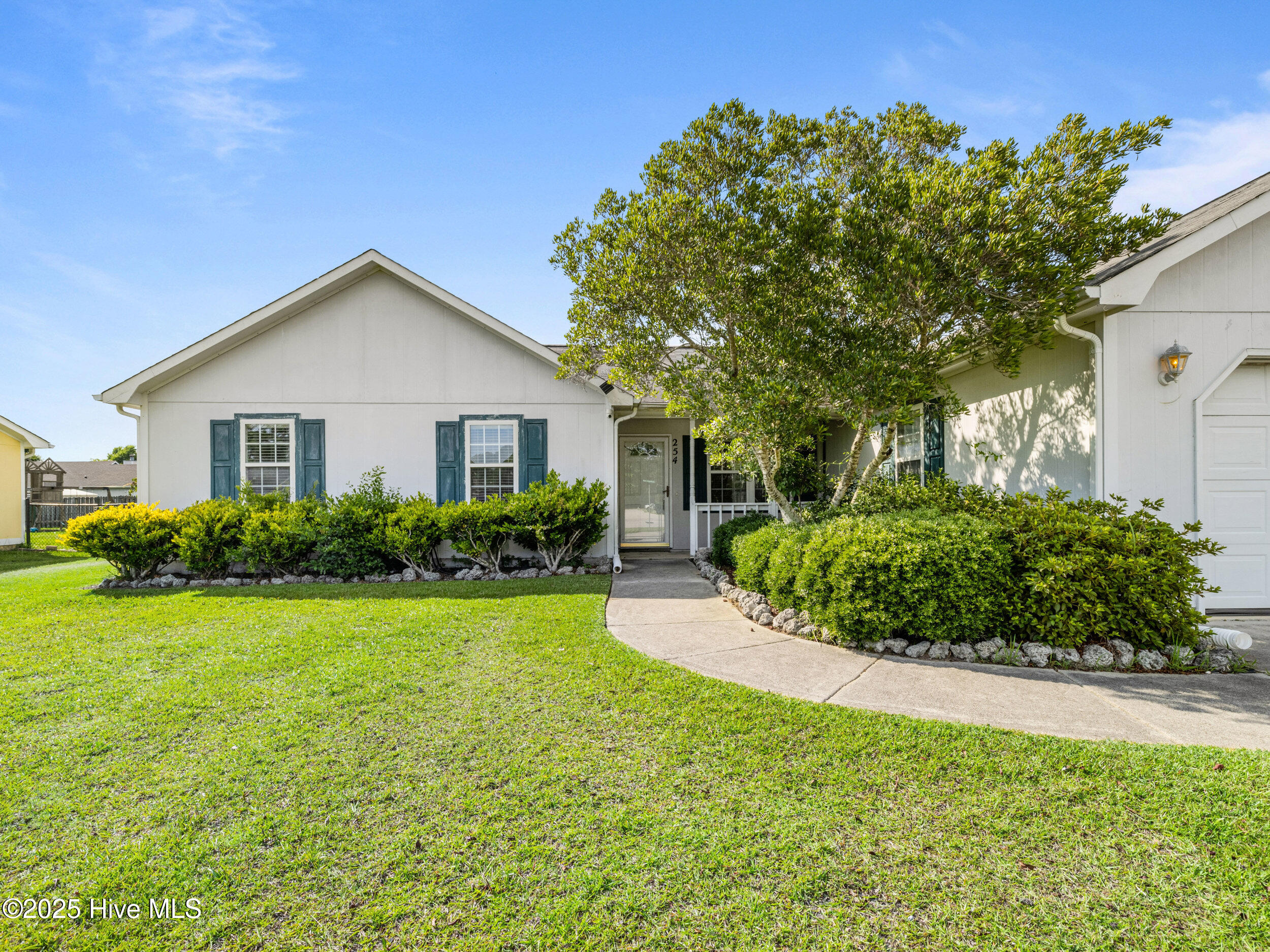 254 Parnell Road Hubert, NC 28539 - Photo 2 of 34 025a3650