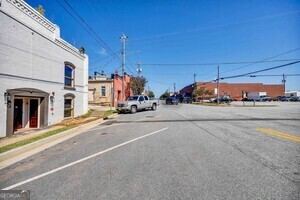 86 South Forest Avenue, Unit A Hartwell, GA 30643 - Photo 24 of 27 a view of a street